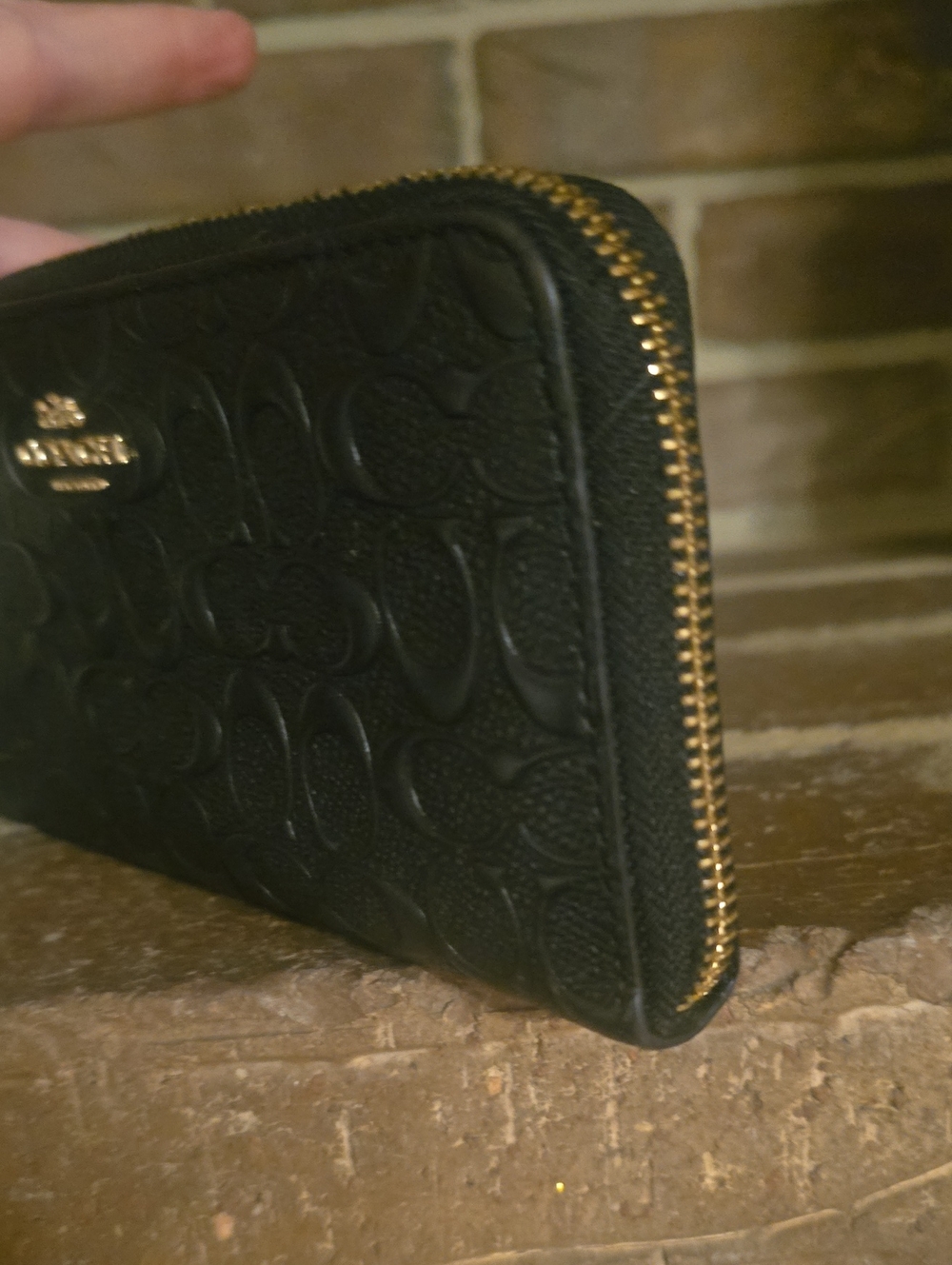 Coach Long Zip Around Wallet In Signature Leather Gold/Black - Picture 3 of 4